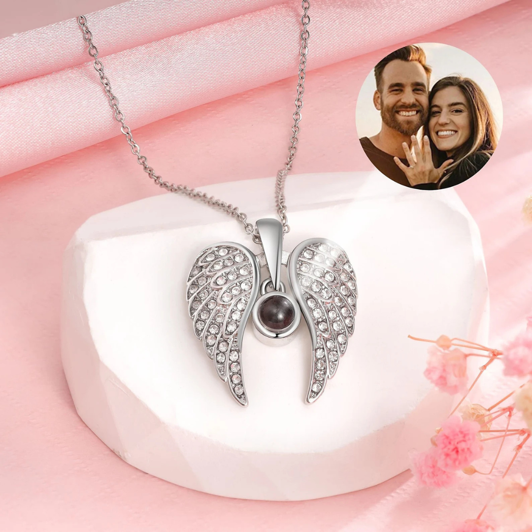 Collar Corazón con Alas y Foto Personalizada
